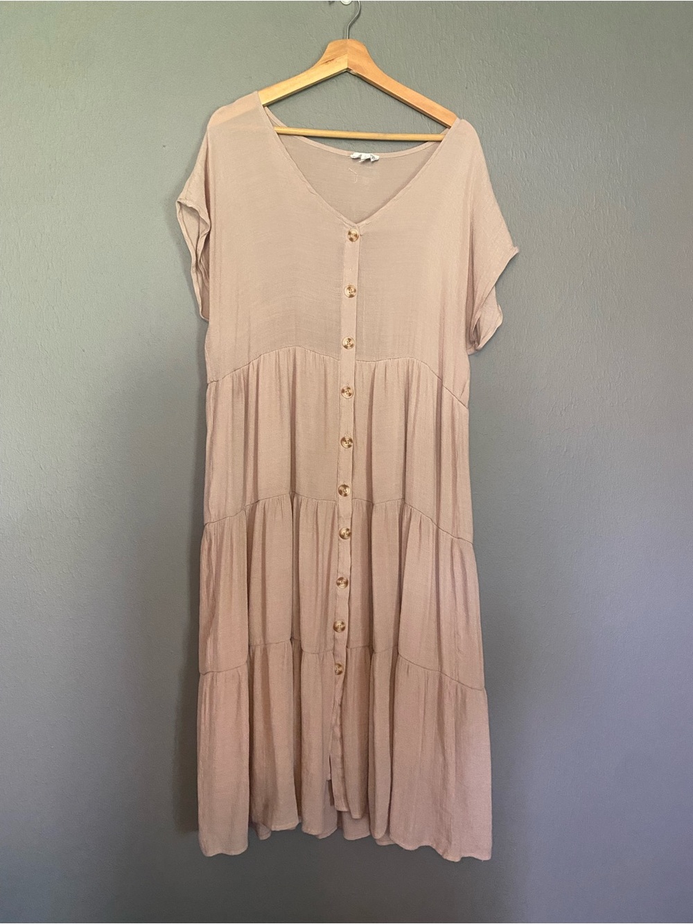 Perch by Blu Pepper Tiered Faux Button Midi Dress Rose Taupe Size 2X Plus Size - Picture 2 of 6